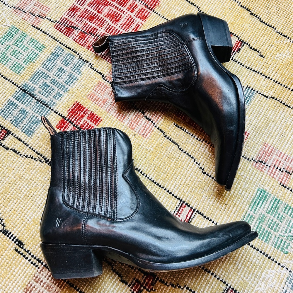 Frye Sacha Chelsea Boots